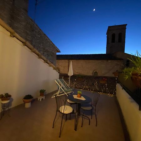 App. Con Terrazza Panoramica In Centro-Montefalco Extérieur photo