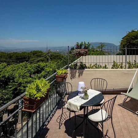 App. Con Terrazza Panoramica In Centro-Montefalco Extérieur photo