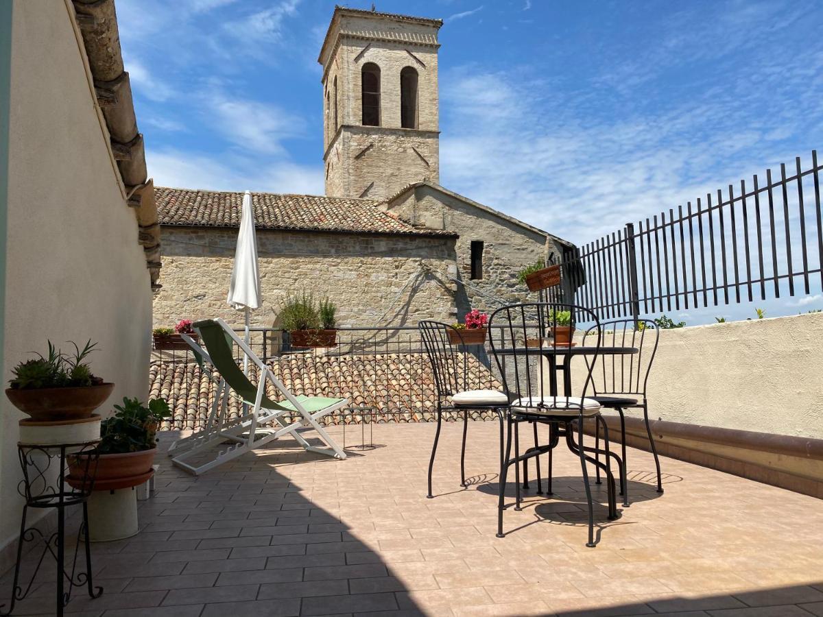 App. Con Terrazza Panoramica In Centro-Montefalco Extérieur photo