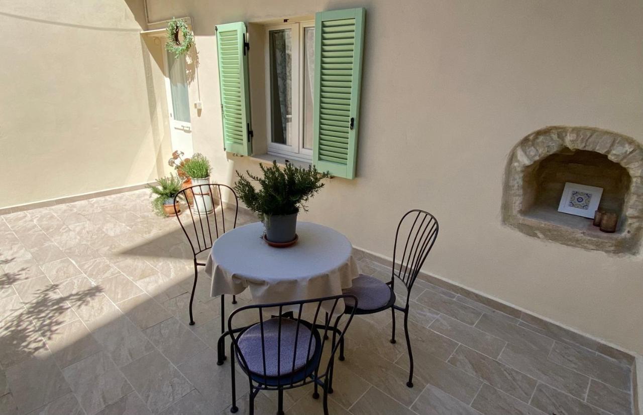 App. Con Terrazza Panoramica In Centro-Montefalco Extérieur photo